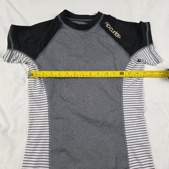 Rip Curl Rash Guard Womens Large Black Gray Surf Top Short Sleeve UPF 50+ - Picture 5 of 8